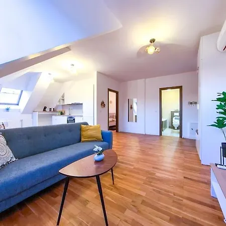 Διαμέρισμα D