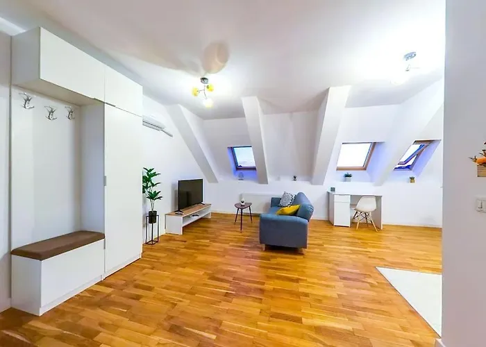 Apartament D *